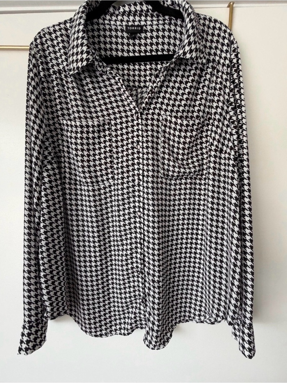 torrid Black & White Houndstooth Button-Down Shirt